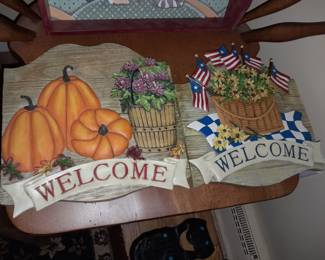 Seasonal Welcome Plaques