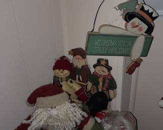 TONS Of Christmas Decor.....ALL $5 OR LESS! 