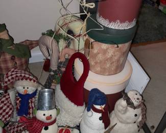 TONS Of Christmas Decor.....ALL $5 OR LESS! 