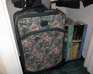 Luggage & Mailbox
