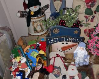 TONS Of Christmas Decor.....ALL $5 OR LESS! 