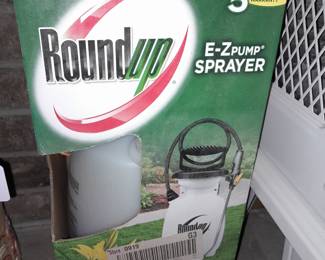 Round Up E-Z Pump Sprayer (NOT THE CHEMICAL, JUST A GENERAL USE SPRAYER)