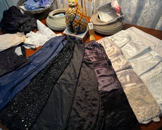 Womens Clothing & Scarfs 