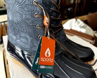 Womens Shoes,  New/Slightly Worn,  Size 11