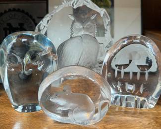 Various animal paperweights