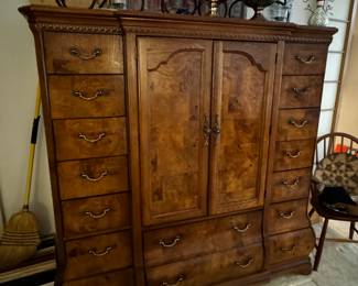 Pulaski Furniture Chest of Drawers, $500