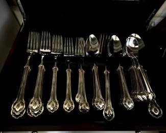 Modern Flatware Set