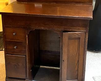 Antique Oak schoolhouse teacher's desk 