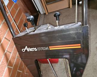 Ariens ST524 Snowblower