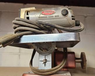 Electric hand saw
