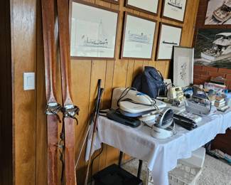 Vintage skis