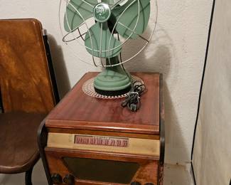 Vintage radio and GE fan