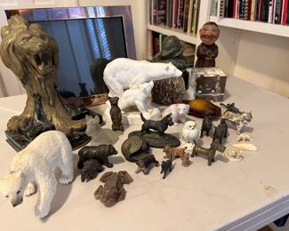 Porcelain, ceramic, bronze, art metal animal figurines