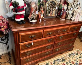 Thomasville 9 Drawer Dresser