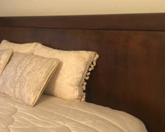 sleigh bed