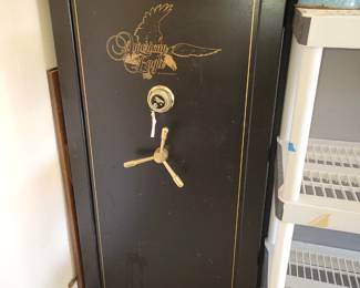 Gun safe