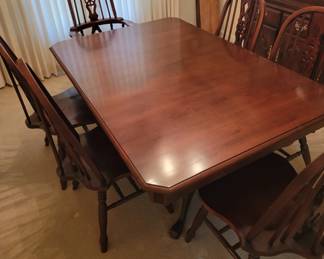 Vintage Traditional Double Pedestal Cherry Dining Table with 2 leaves and 6 Fiddle Wheel Brace tail Windsor Chairs