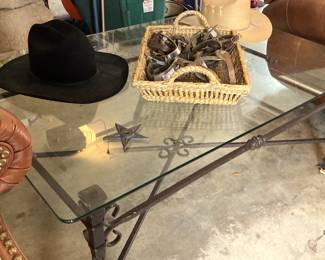 Metal/glass coffee table