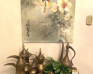 Art; small table; brass accessories