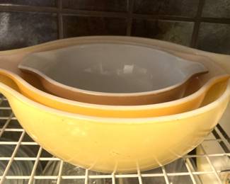 Vintage mixing bowls