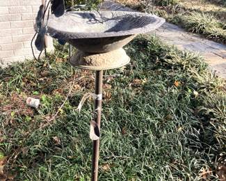 Bird bath/feeder