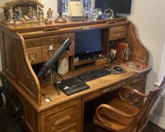 Great roll top desk