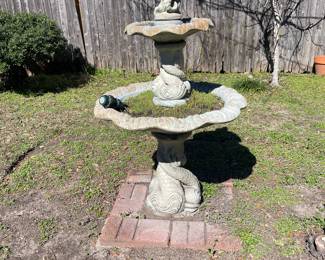 Henri Studios, Inc garden fountain
