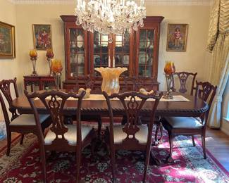 Dining table with 8 chairs - 2 armchairs + 6 side chairs