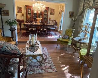 Dining room chandelier for sale!  BEAUTIFUL! 