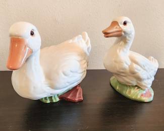 Large white vintage country French decor ducks