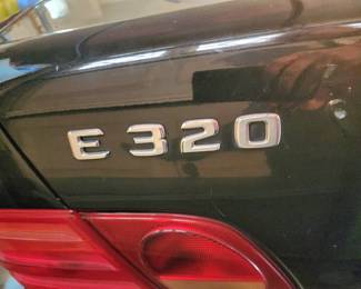 1999 Mercedez Benz E320 (runs)