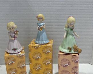 Precious Moments Figurines in boxes