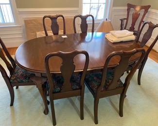 Ethan Allen Dining Table / 6 Chairs / 2 leaves and pad $ 460.00