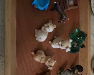 Lefton pigs and various dogs