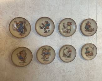 8 Goebel plates