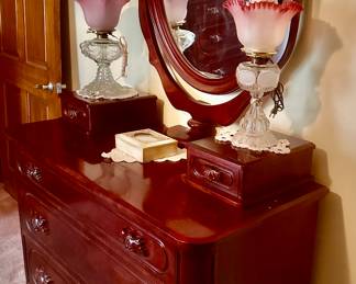 Lillian Russel  dresser 