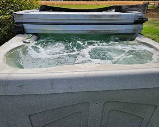 HOT TUB!! IT WORKS!