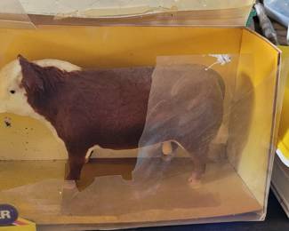 Breyer No. 74 1993 Polled Hereford Bull NIB, box has condition issues