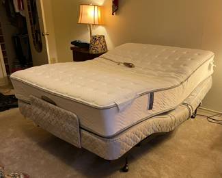 Beautyrest adjustable full size bed. Both feet and head adjust.