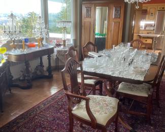 Duncan Phyfe dining table + 6 chairs + 2 leaves + table pads