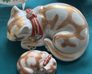 Japanese Kutani sleeping cats