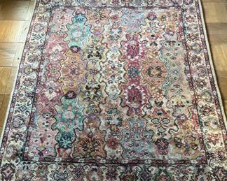 Wool rug - machine made