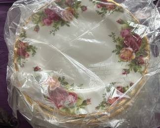 Royal Doulton Old Country Roses - 8 bread plates