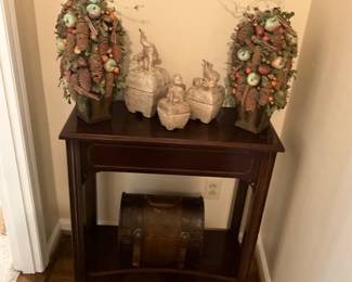 Side tables, topiaries
