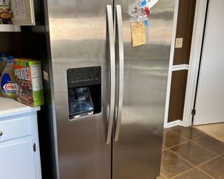 Side by side refridge 
