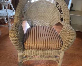 White Cape Cod Style Wicker Chair with Tie On Cushion