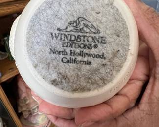 $100                                                                                           Windstone Editions: Hatching Empress Dragon - Egg White