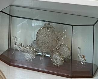 $100 - Excellent Condition                                                                                             Cinderella Horse Drawn Carriage w/ Protective Plastic Case