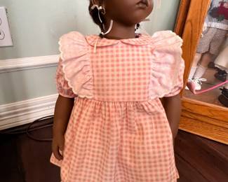$150 - Excellent Condition                                                      Sanga (Black Girl from Tennessee) by Annette Himstedt (1992)                                                                                                            *Original Box Included