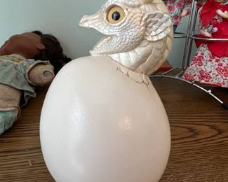 $100                                                                                           Windstone Editions: Hatching Empress Dragon - Egg White